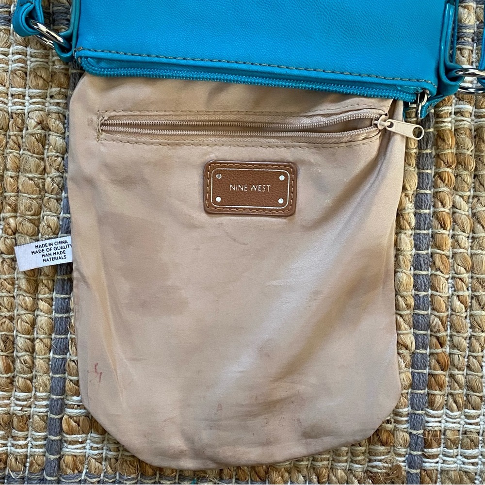 Nine West Teal Turquoise Blue Crossbody Bag Purse With Front Zip Pocket - Picture 3 of 6
